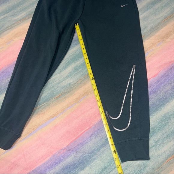 Nike Women Dri-FIT One French Terry Graphic Hoodie&high waisted 7/8 joggers set - Picture 9 of 16